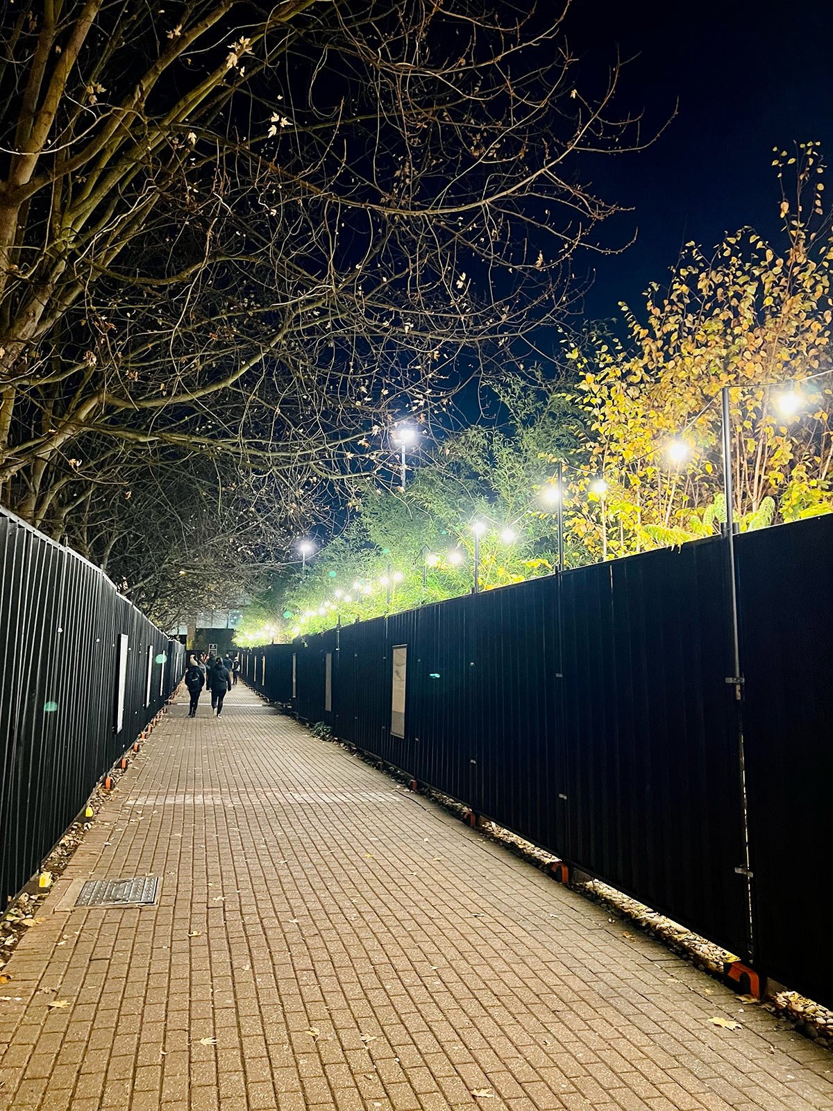 The path to the entrance on the club grounds